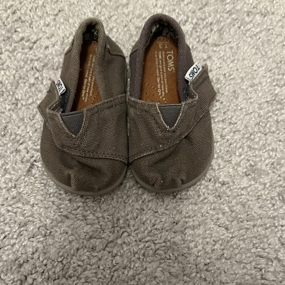 TOMS Kids Moccasins in Brown